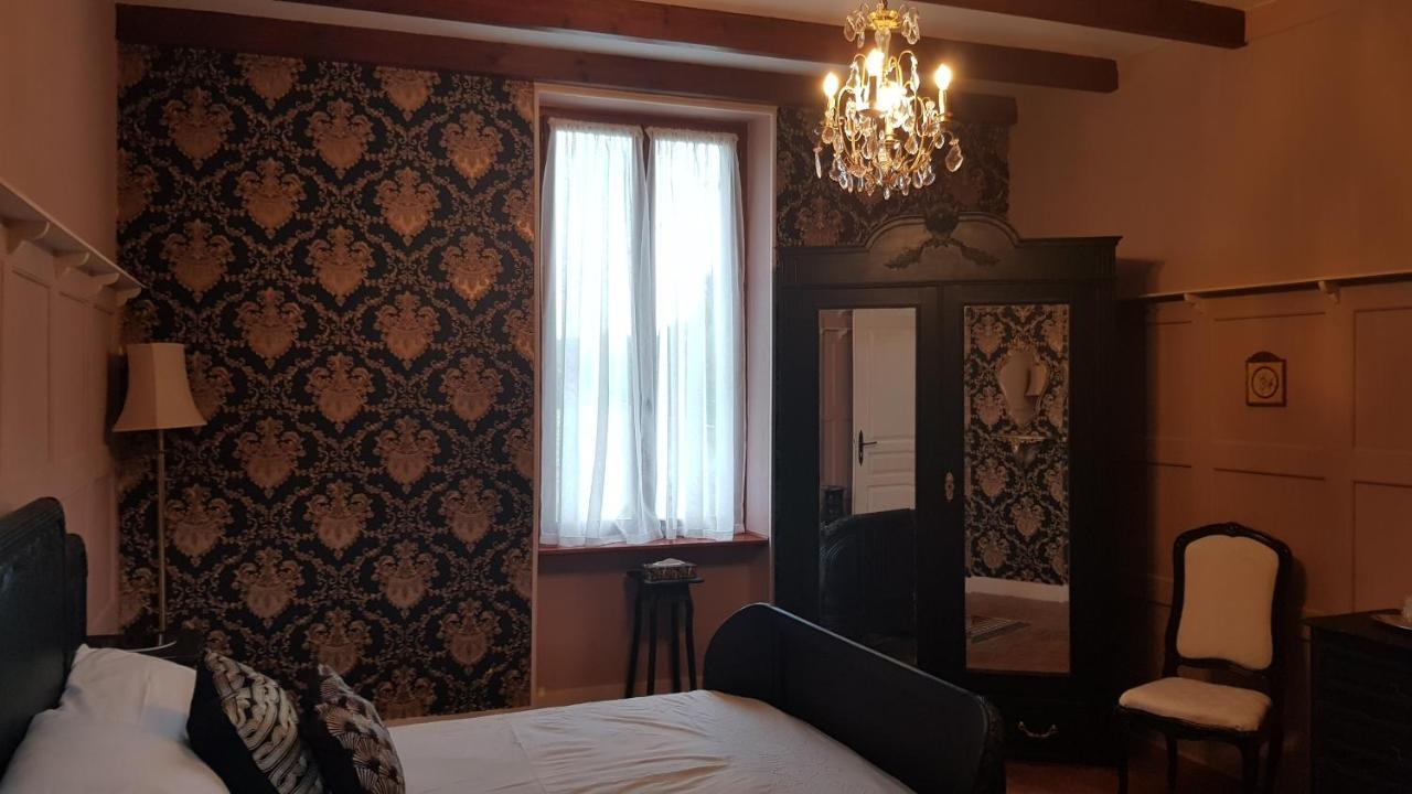 Les Cygnes Noirs Bed & Breakfast Aujac  ภายนอก รูปภาพ